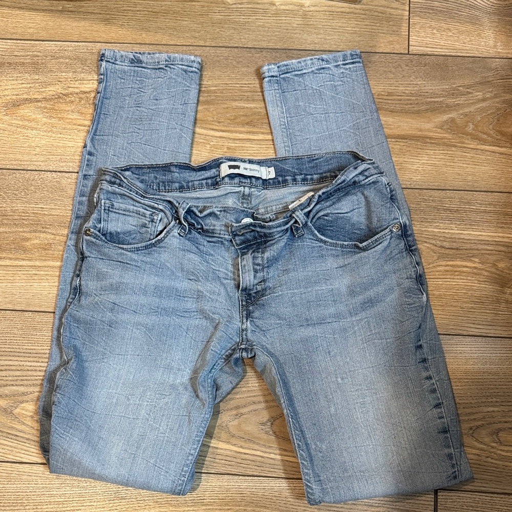Light Wash Levi’s 524 Skinny Jeans - Blue